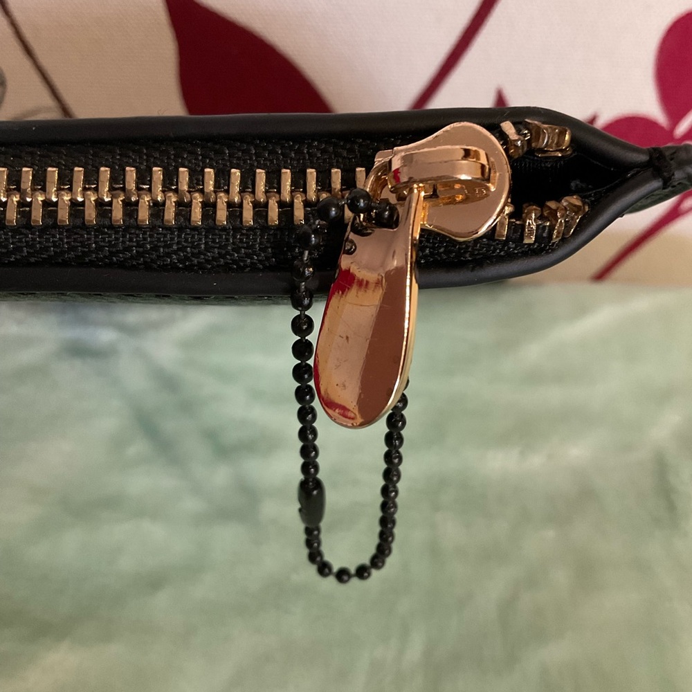 SOLD - PLEASE DO NOT BUY π Collette Leather Look Clutch Purse $15 π - Picture 4 of 12